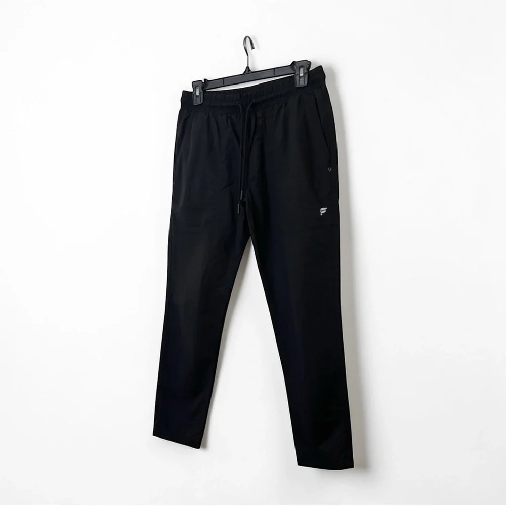 Fabletics The Heights Pant Men’s Size Small Black Athletic Pants EUC Joggers - Picture 3 of 14